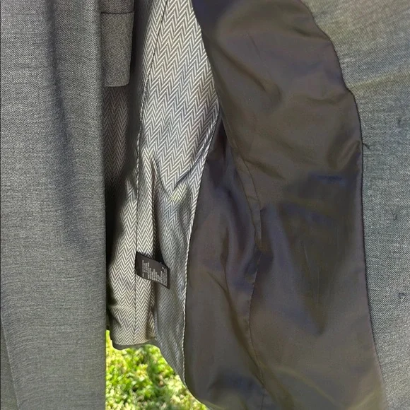 Tahari Classic Gray Double-Breasted Suit - Picture 5 of 15